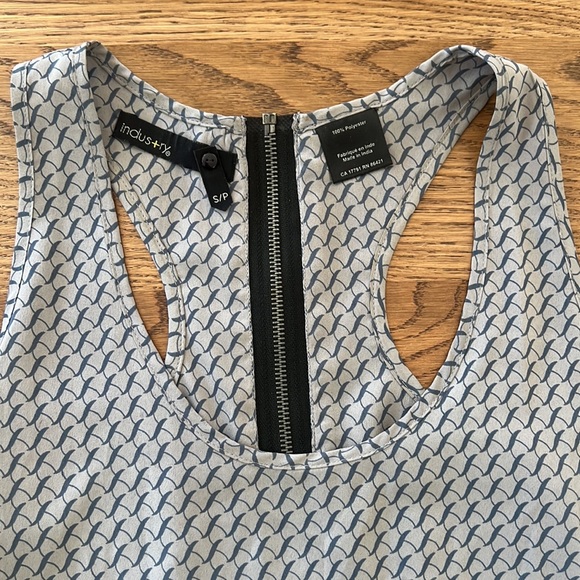 Indus+ry top with cut out detail - Picture 4 of 4